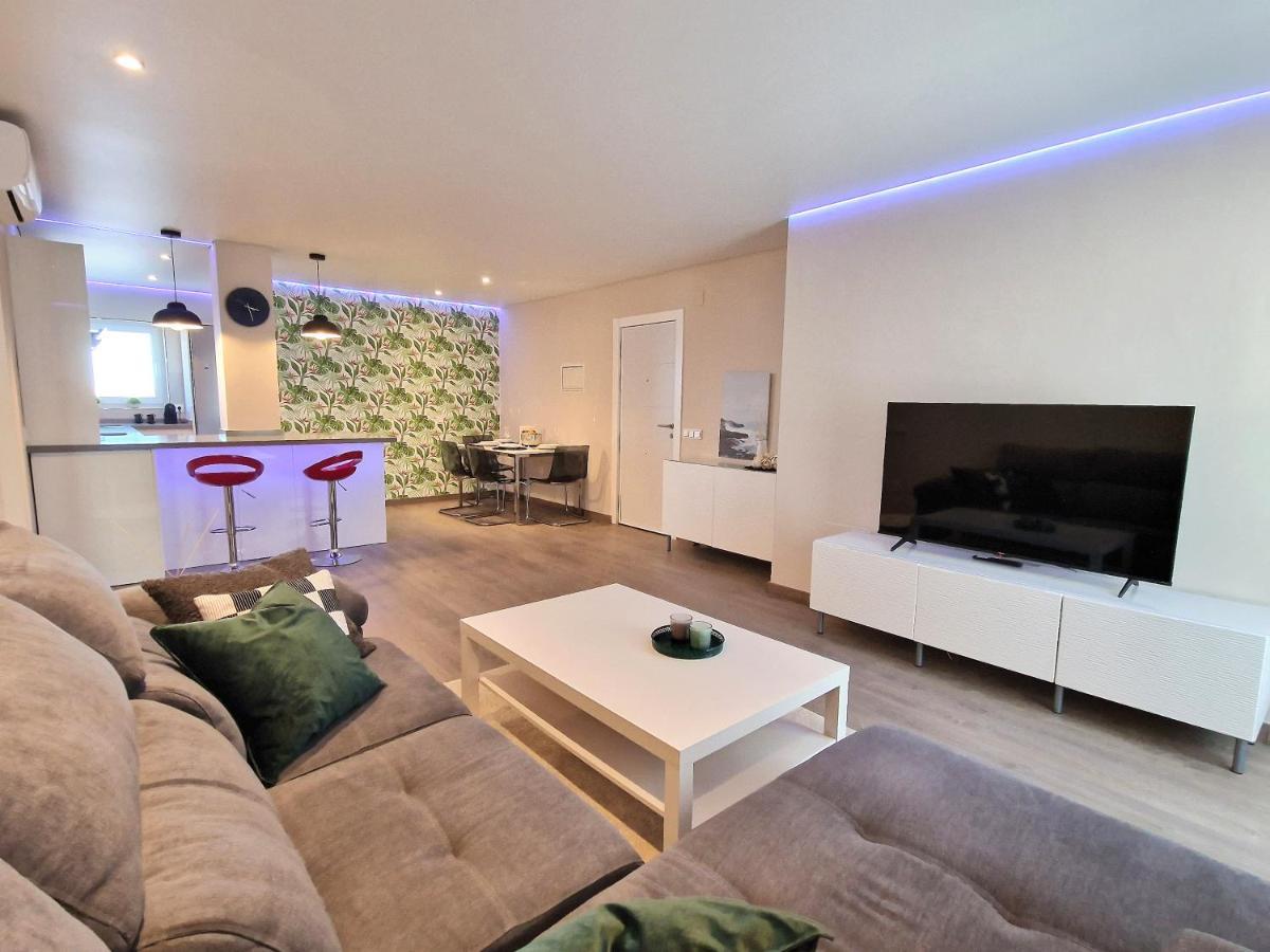 Emerald Apartment - Spacious Modern 2 Bedroom 베날마데나코스타 외부 사진