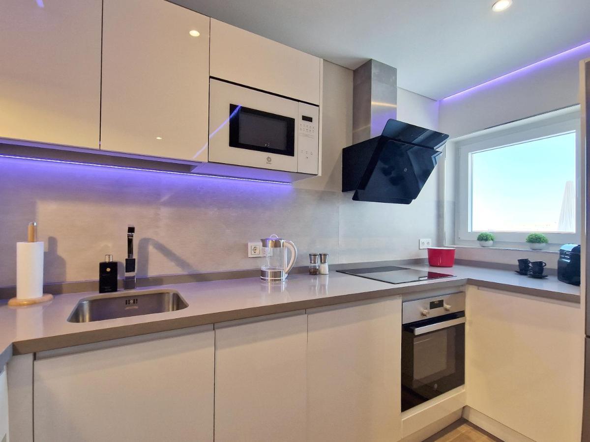 Emerald Apartment - Spacious Modern 2 Bedroom 베날마데나코스타 외부 사진